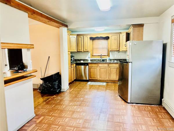 535 Cross ST, Westbury, NY 11590
