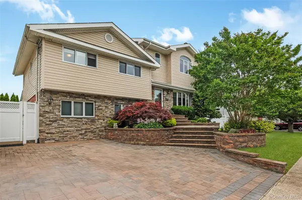 145 Washington ST,  Farmingdale,  NY 11735