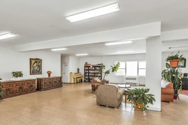 370 W Broadway #4J, Long Beach, NY 11561