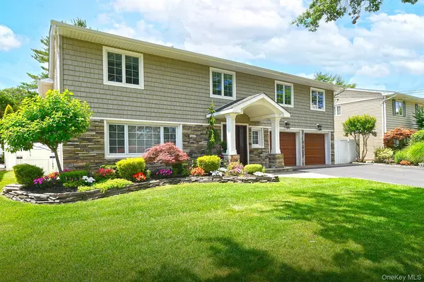 1932 Cynthia LN, Merrick, NY 11566