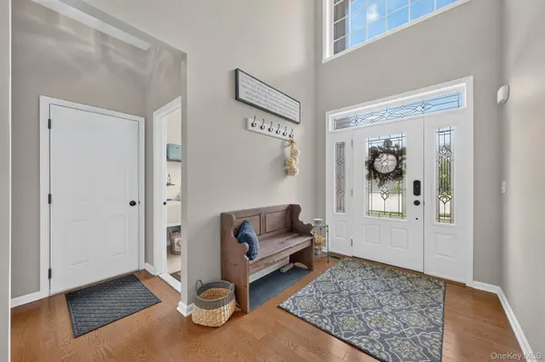 62 Marcy LN, Hopewell Junction, NY 12533