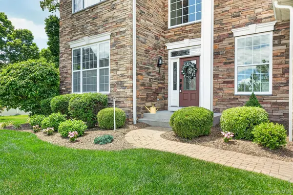 62 Marcy LN, Hopewell Junction, NY 12533