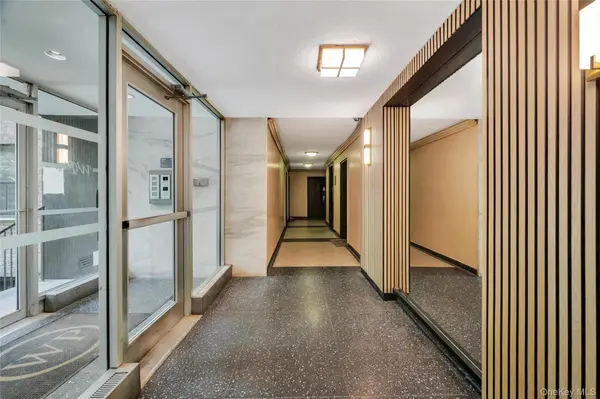 212-12 73rd #3C, Oakland Gardens, NY 11364