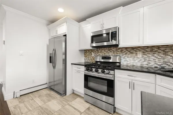 147 Fairharbor DR #147, Patchogue, NY 11772