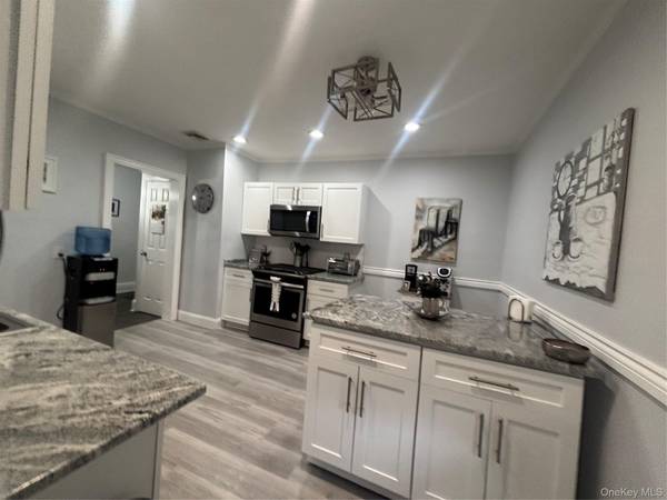 1175 E Broadway #1G, Hewlett, NY 11557