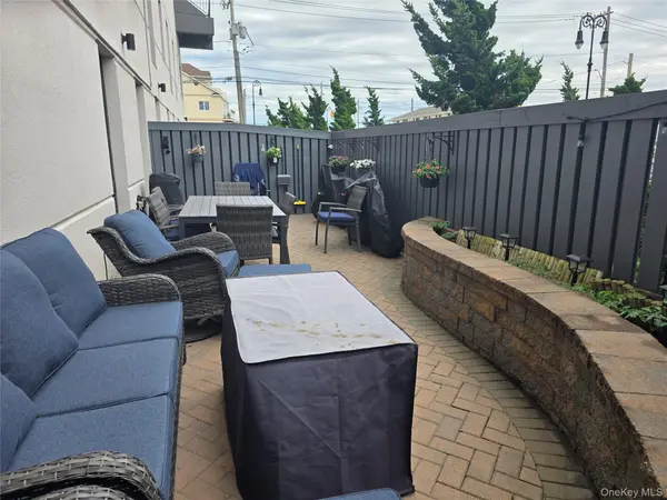 100 W Broadway #1F, Long Beach, NY 11561
