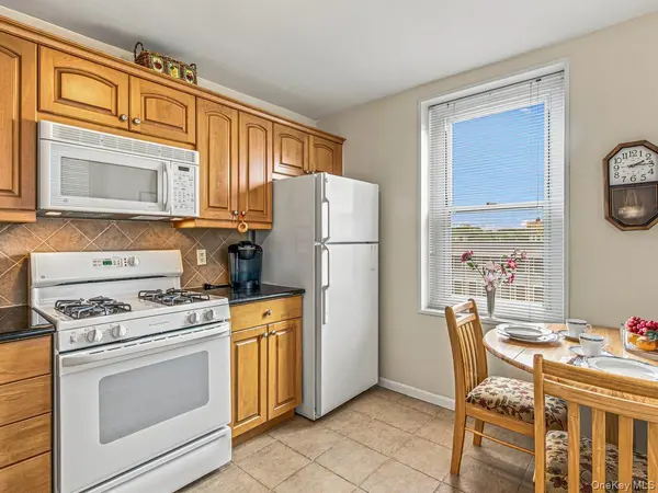 211-65 23rd AVE #4D, Bayside, NY 11360