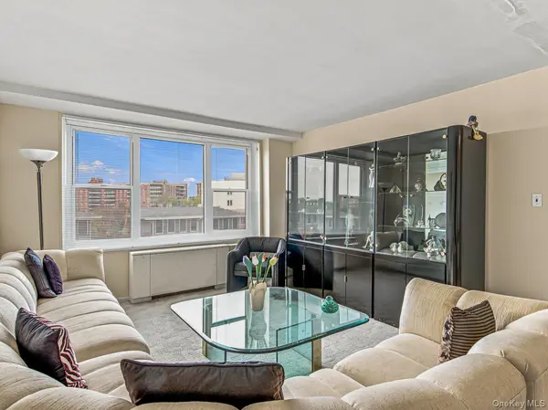 211-65 23rd AVE #4D, Bayside, NY 11360