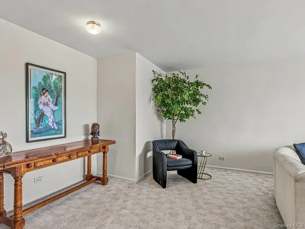211-65 23rd AVE #4D, Bayside, NY 11360