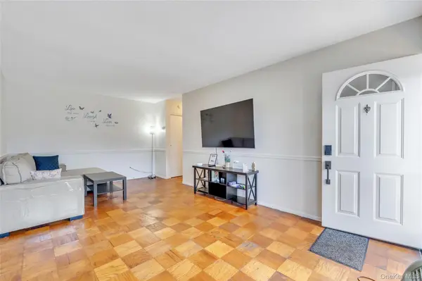 315 Hicksville RD #1, Bethpage, NY 11714