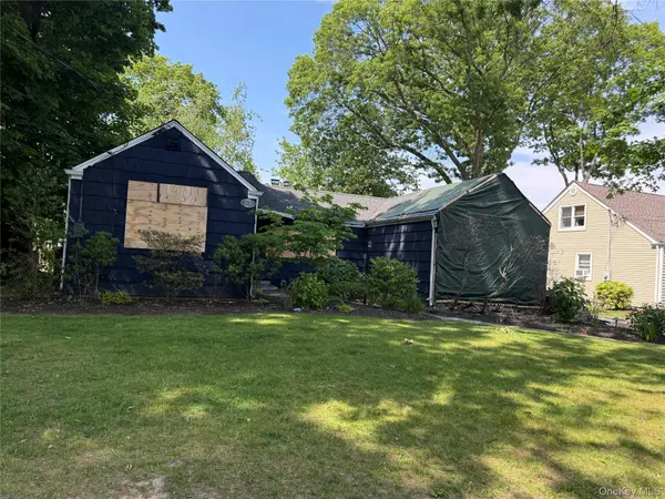 2131 Decker AVE, Merrick, NY 11566