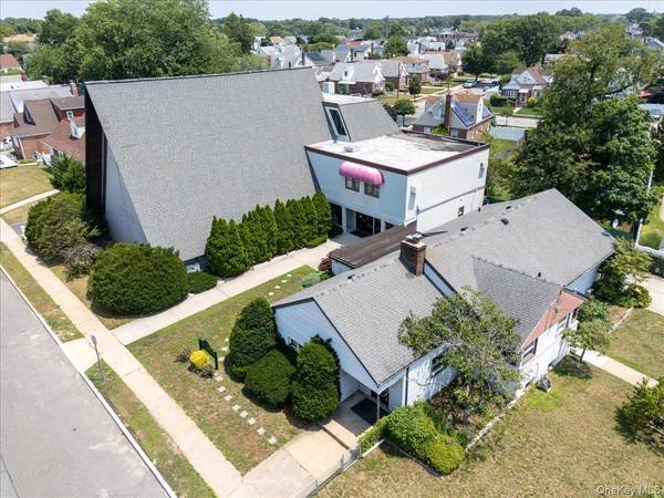 215 N Hillside AVE, Valley Stream, NY 11580