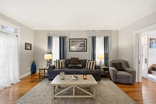 863 Lake RD, Huntington, NY 11743