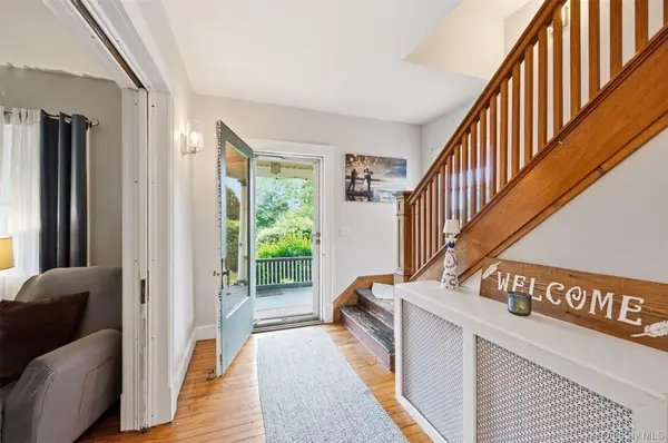 863 Lake RD, Huntington, NY 11743