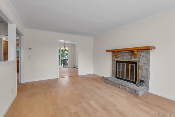 16 Meath AVE, Huntington, NY 11743