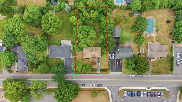 385 Manhattan BLVD, Islip Terrace, NY 11752