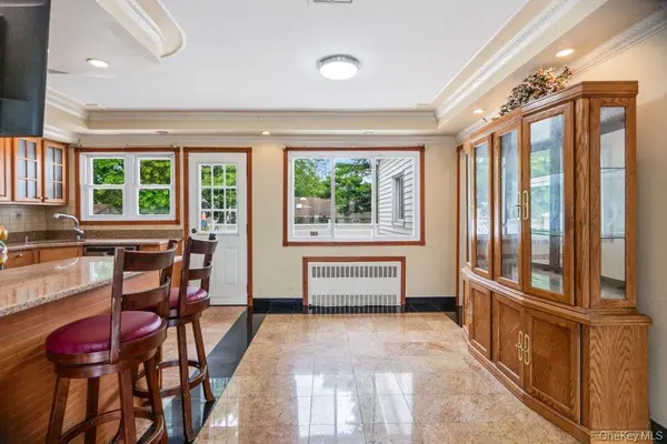 920 Dana AVE, Valley Stream, NY 11580