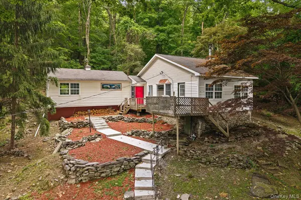 12 Cascade TRL, Monroe, NY 10950