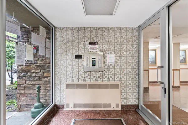 88-12 151 AVE #4B, Howard Beach, NY 11414