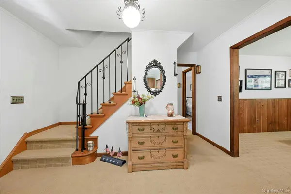 230 Booth RD, Southold, NY 11971