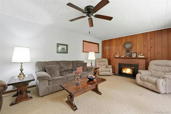 230 Booth RD, Southold, NY 11971