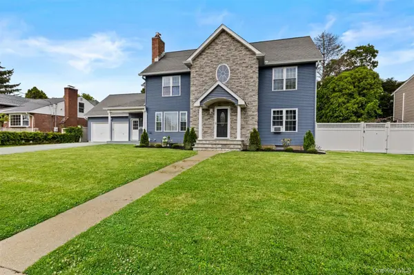 125 Ohio AVE, Massapequa, NY 11758