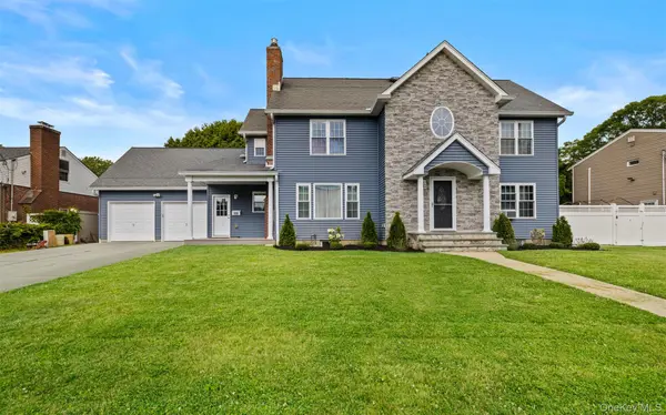 125 Ohio AVE, Massapequa, NY 11758