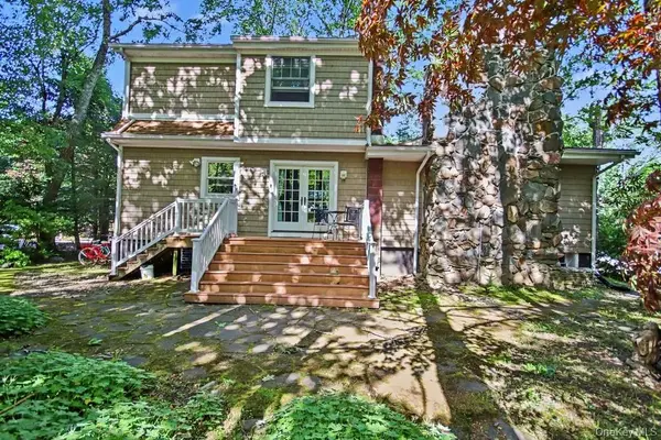 4 Scarborough CIR, Rock Hill, NY 12775