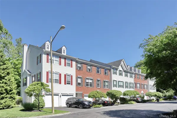 141 Meadow LN, Nanuet, NY 10954