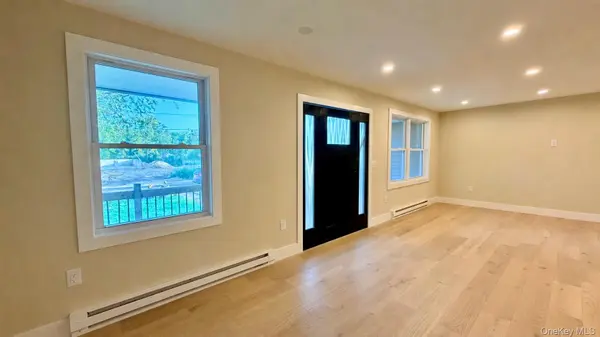 57 Shore DR, Mastic Beach, NY 11951