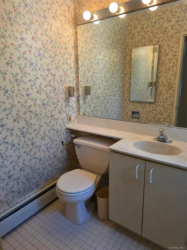 152-34 Jewel AVE #B, Kew Garden Hills, NY 11367