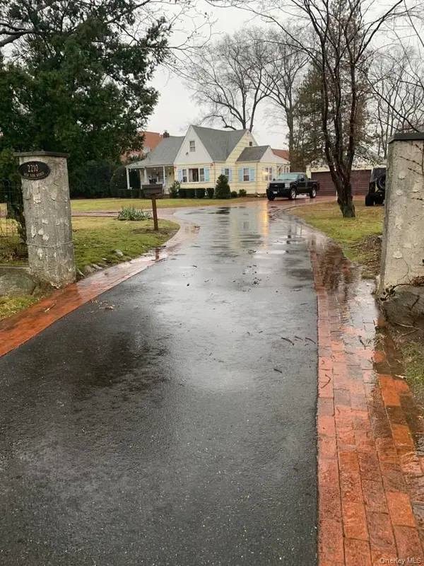 2210 New York AVE, Huntington Station, NY 11746