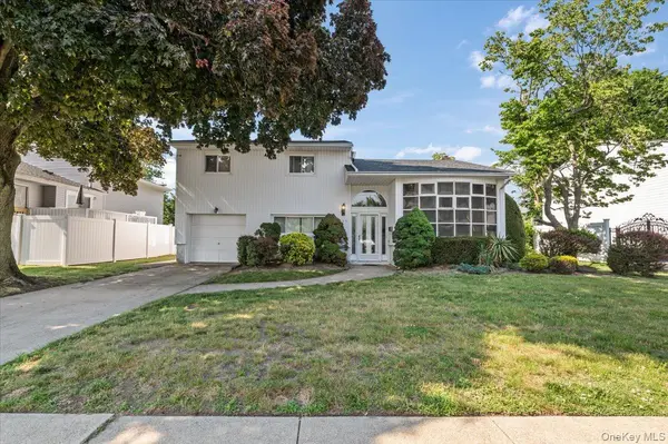 279 N Kentucky AVE, Massapequa, NY 11758