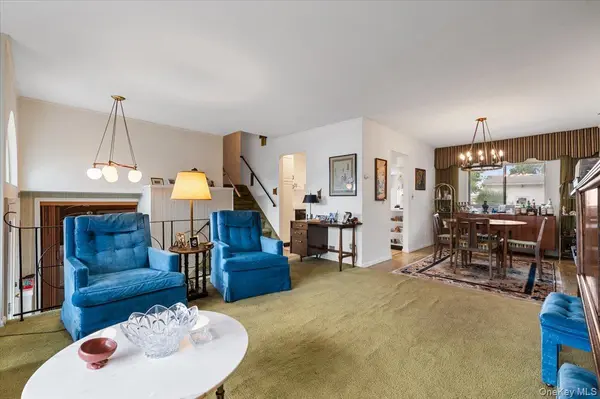 279 N Kentucky AVE, Massapequa, NY 11758