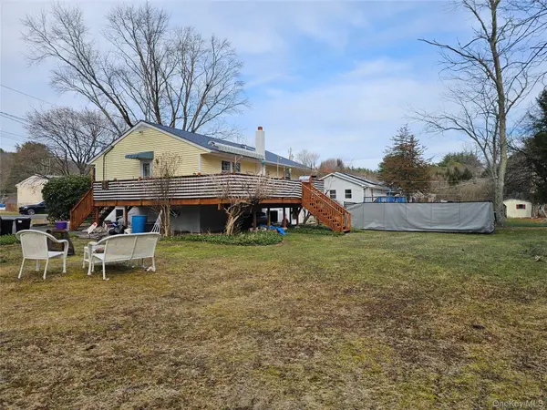 4 Pinegrove DR, Wurtsboro, NY 12790