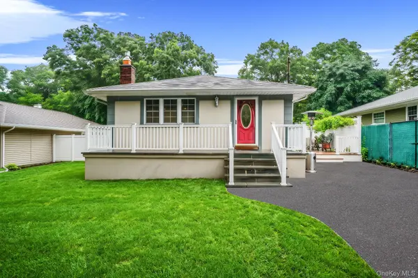 138 River RD, Shirley, NY 11967