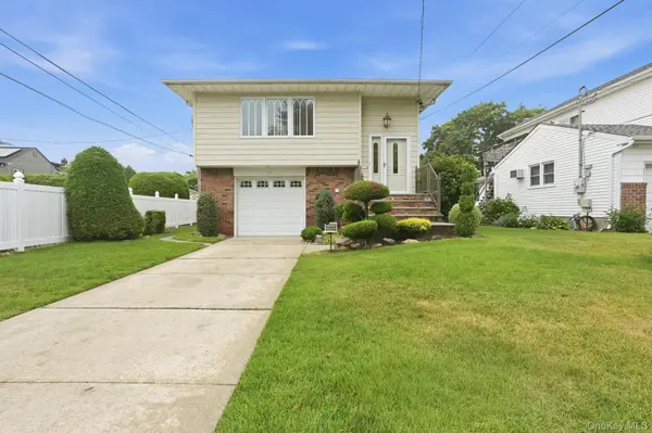 6 N Park DR, Massapequa, NY 11758