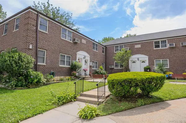 61-26 255th #upper, Little Neck, NY 11362