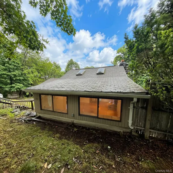 76 Arcadian TRL, Monroe, NY 10950
