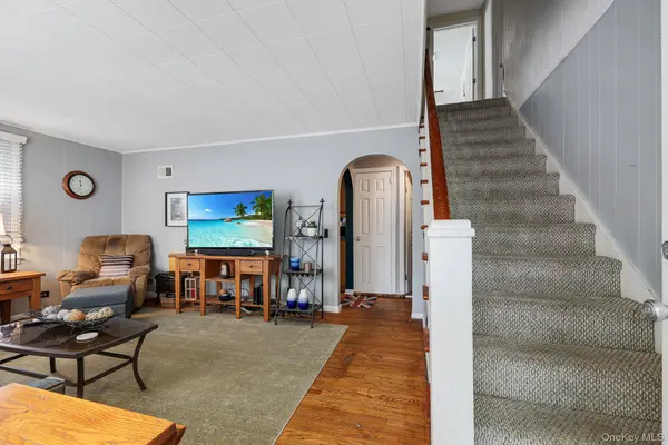19 N Ohioville RD, New Paltz, NY 12561