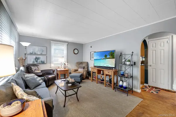 19 N Ohioville RD, New Paltz, NY 12561