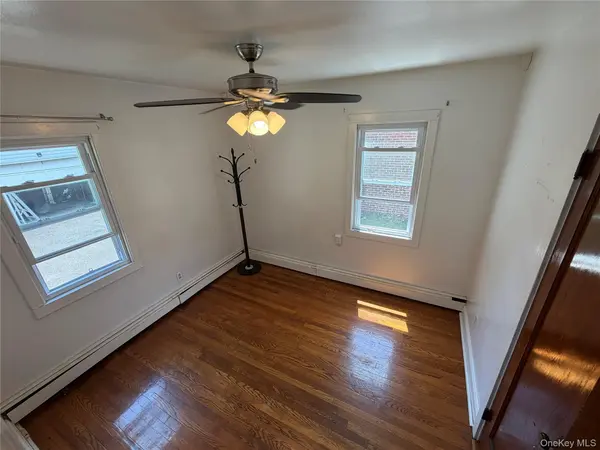 526 N 12th ST, New Hyde Park, NY 11040