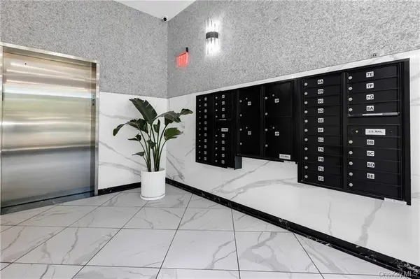 15 W End AVE #3F, Brooklyn, NY 11235