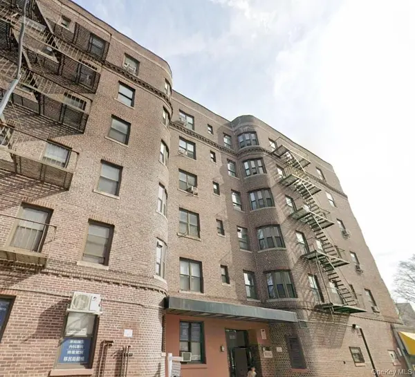 83-06 Vietor AVE #3B, Elmhurst, NY 11373