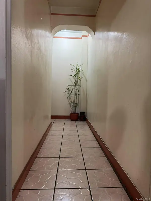 83-06 Vietor AVE #3B, Elmhurst, NY 11373