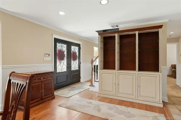 852 Jackson AVE, Franklin Square, NY 11010
