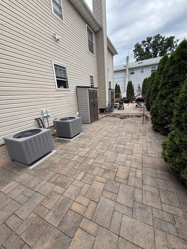 264 Doherty AVE, Elmont, NY 11003