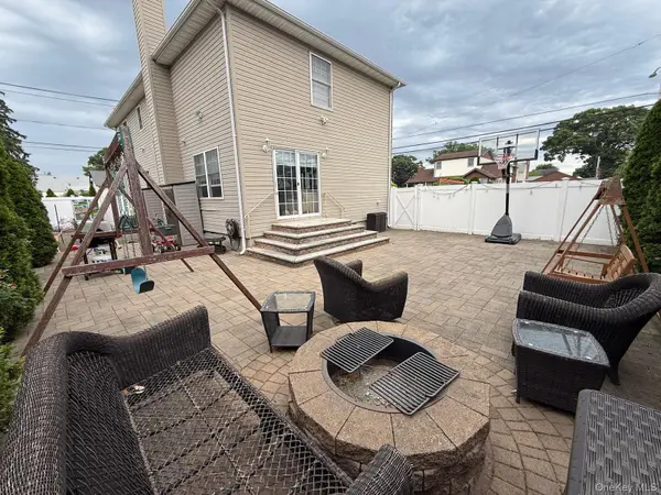 264 Doherty AVE, Elmont, NY 11003