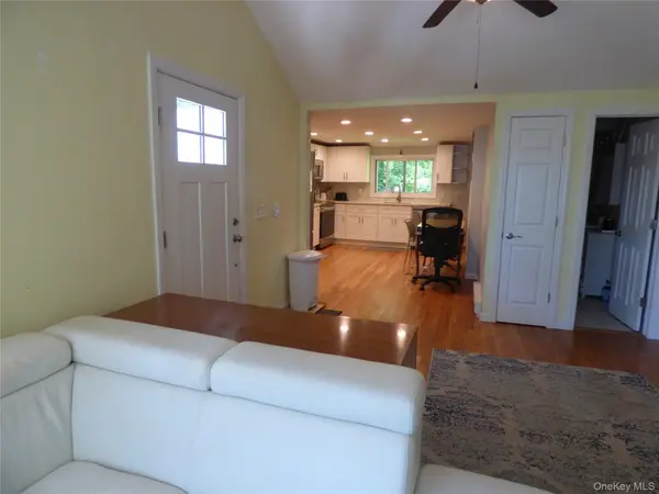 156 Brook TRL, Greenwood Lake, NY 10925