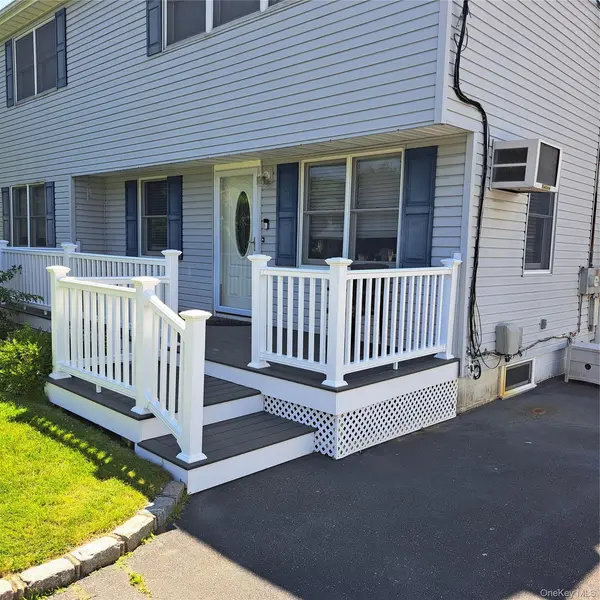54 17th ST, West Babylon, NY 11704